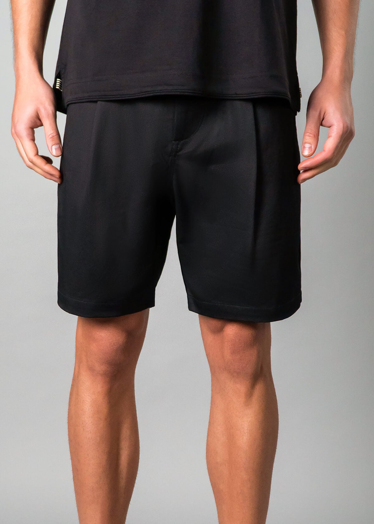 Oblique Short Black
